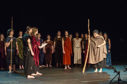 Geslaagde opvoering Griekse tragedie 'Antigone'