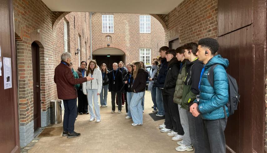 V6-leerlingen ontwikkelen Spaanstalige audiotour